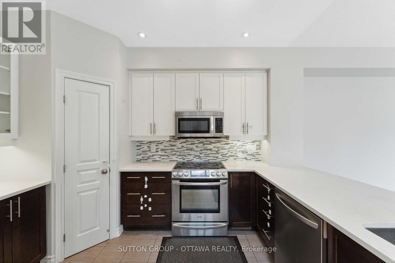 248 KEYROCK DRIVE - Photo 9