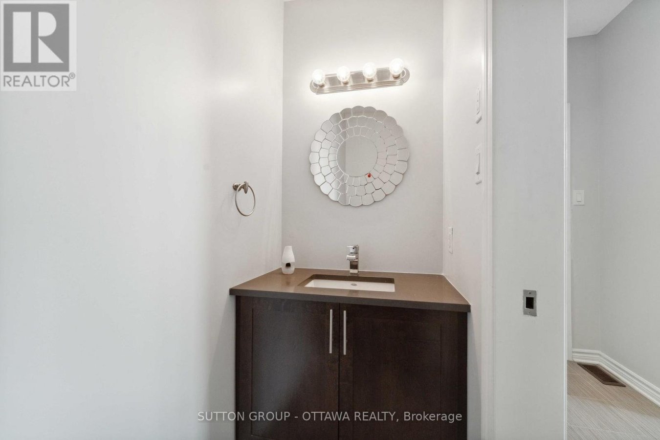 248 KEYROCK DRIVE - Photo 10