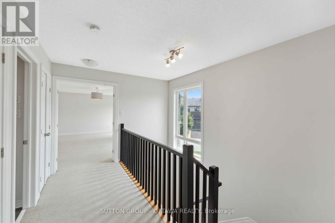 248 KEYROCK DRIVE - Photo 11