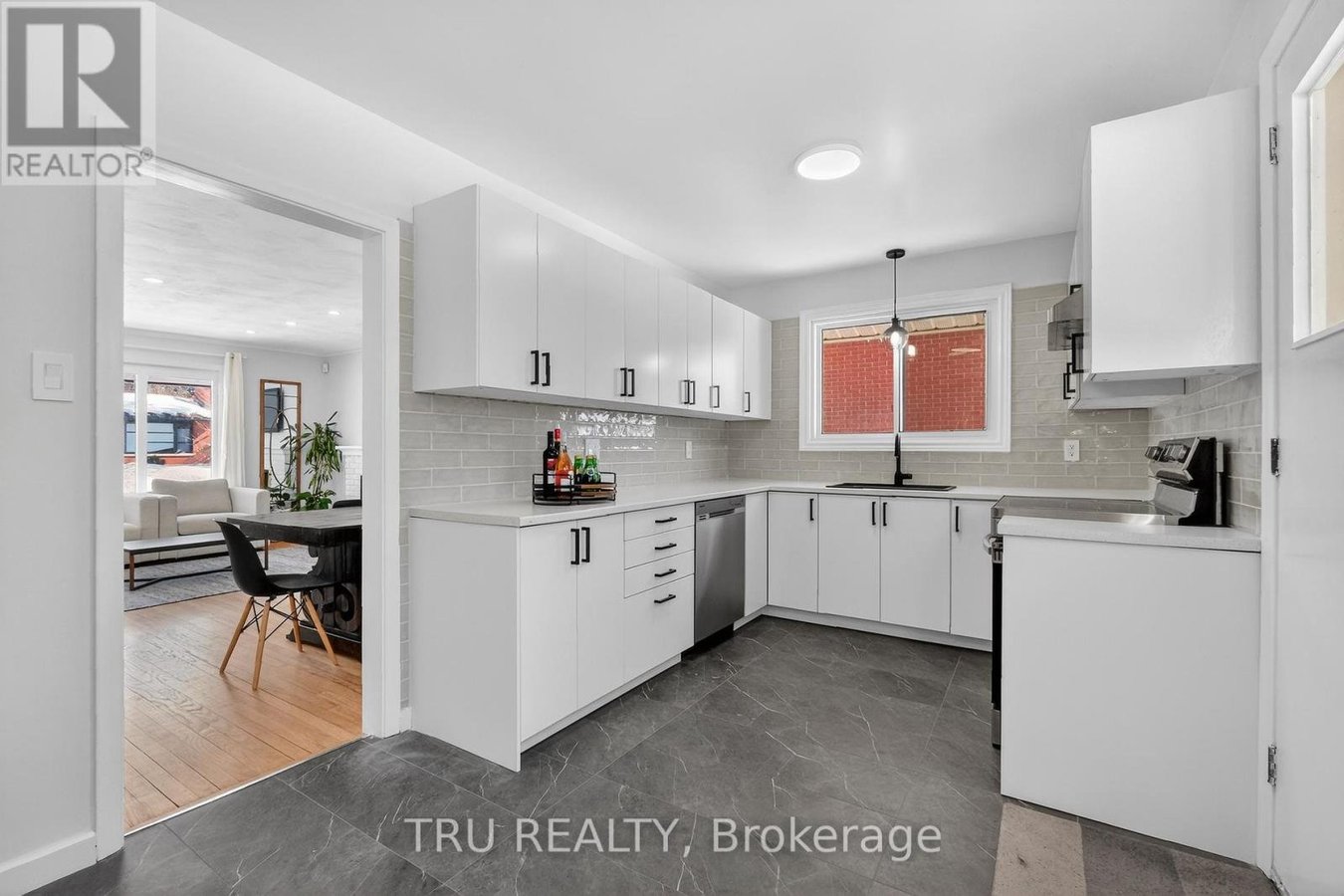A - 2443 SUDBURY AVENUE - Photo 14