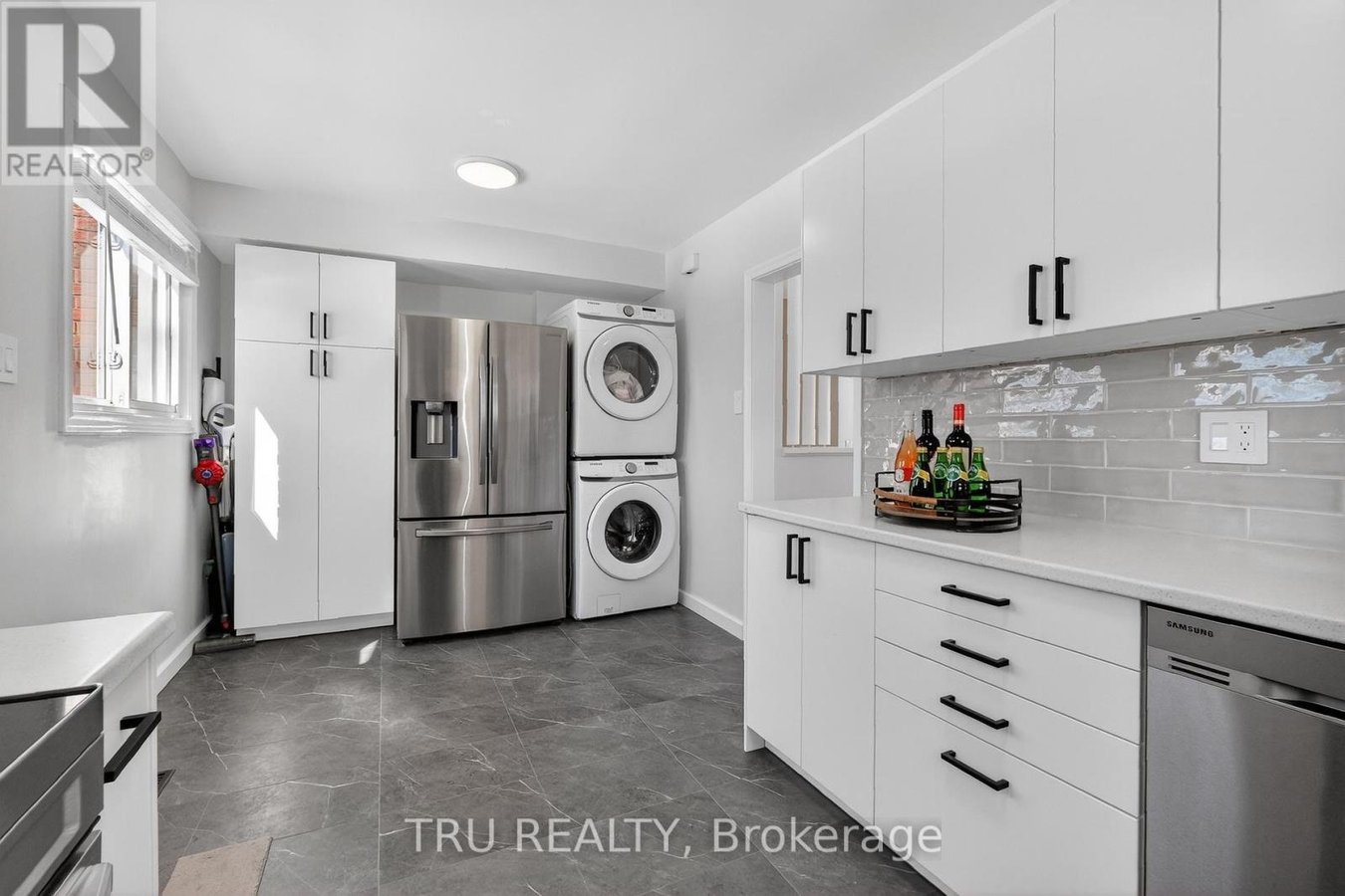 A - 2443 SUDBURY AVENUE - Photo 17