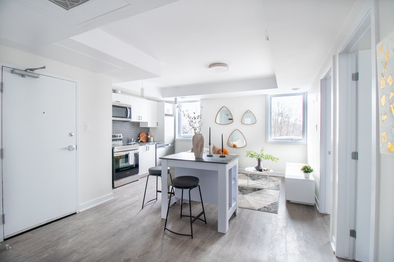 994 Bronson Avenue - Photo 2