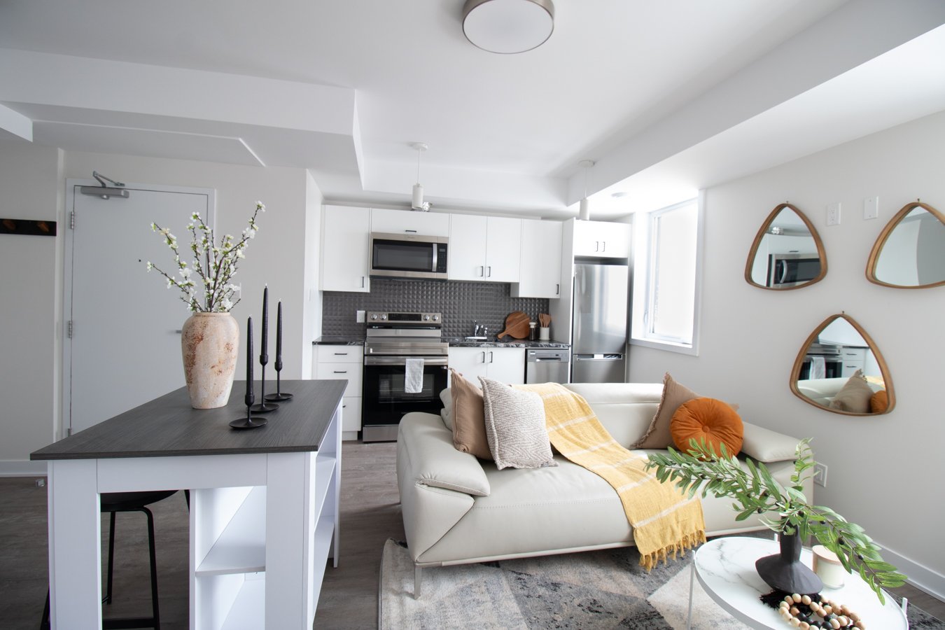 994 Bronson Avenue - Photo 3