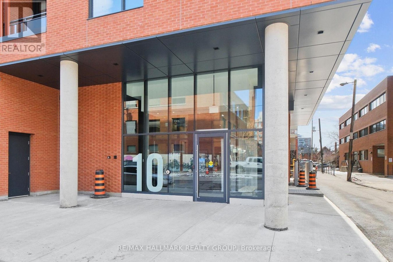 617 - 10 JAMES STREET - Photo 3