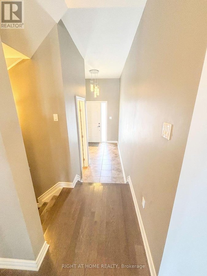 1152 NORTHGRAVES CRESCENT - Photo 5