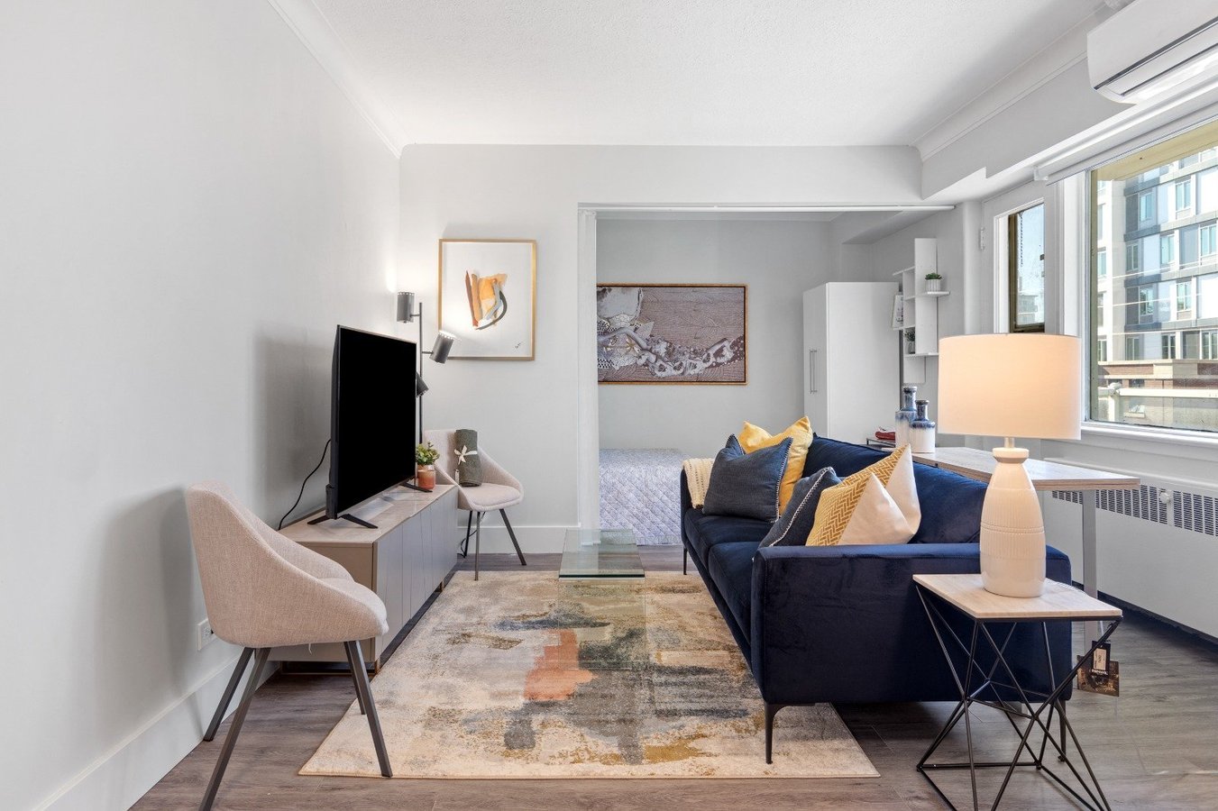 280 Laurier Avenue East - Photo 1