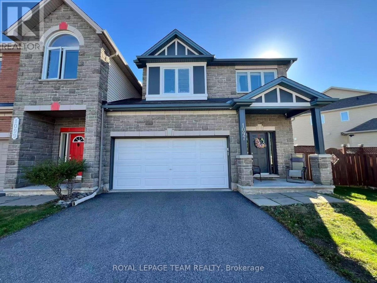 1097 NORTHGRAVES CRESCENT - Photo 2