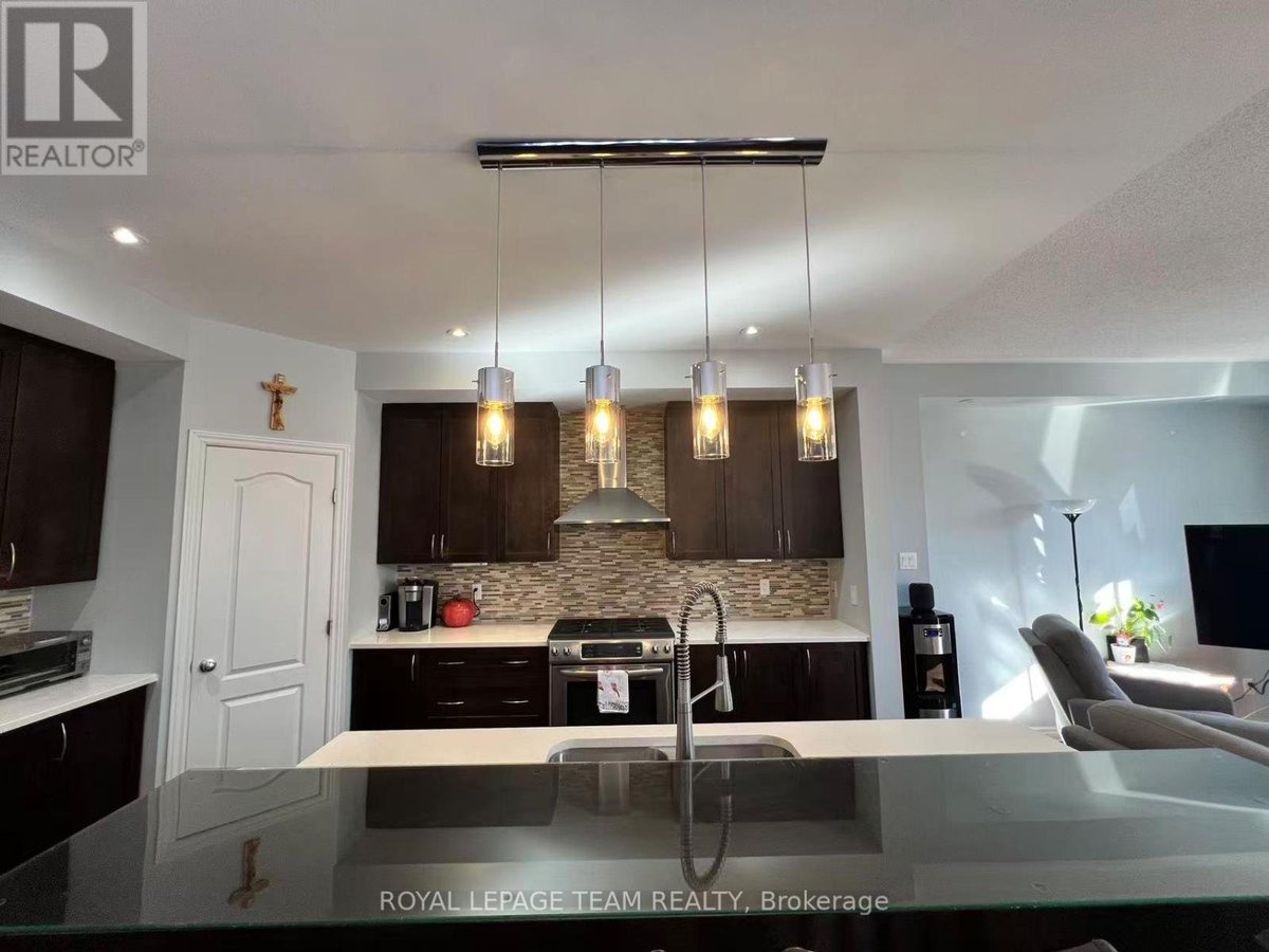 1097 NORTHGRAVES CRESCENT - Photo 10