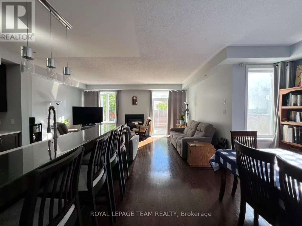1097 NORTHGRAVES CRESCENT - Photo 11