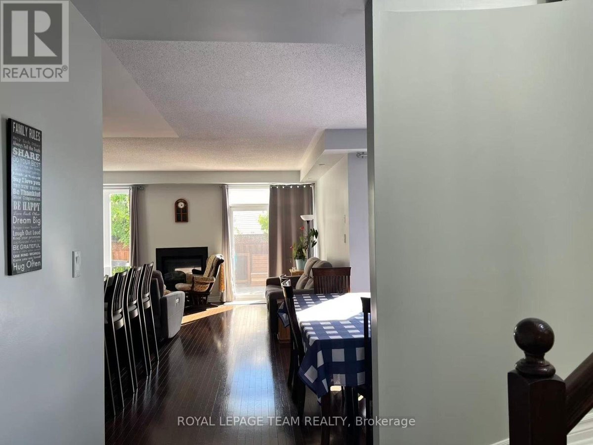 1097 NORTHGRAVES CRESCENT - Photo 13