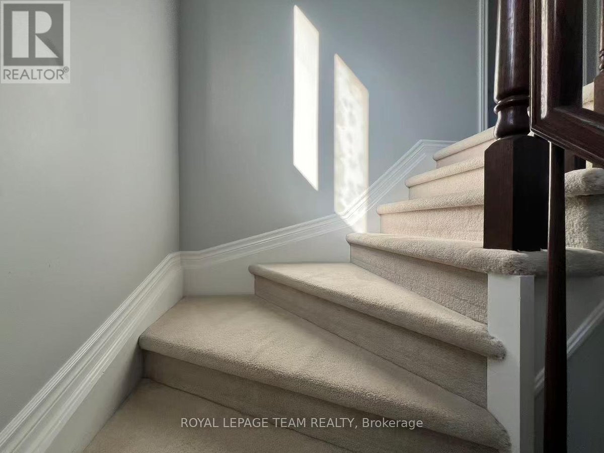 1097 NORTHGRAVES CRESCENT - Photo 16