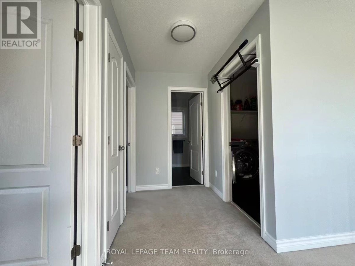 1097 NORTHGRAVES CRESCENT - Photo 17