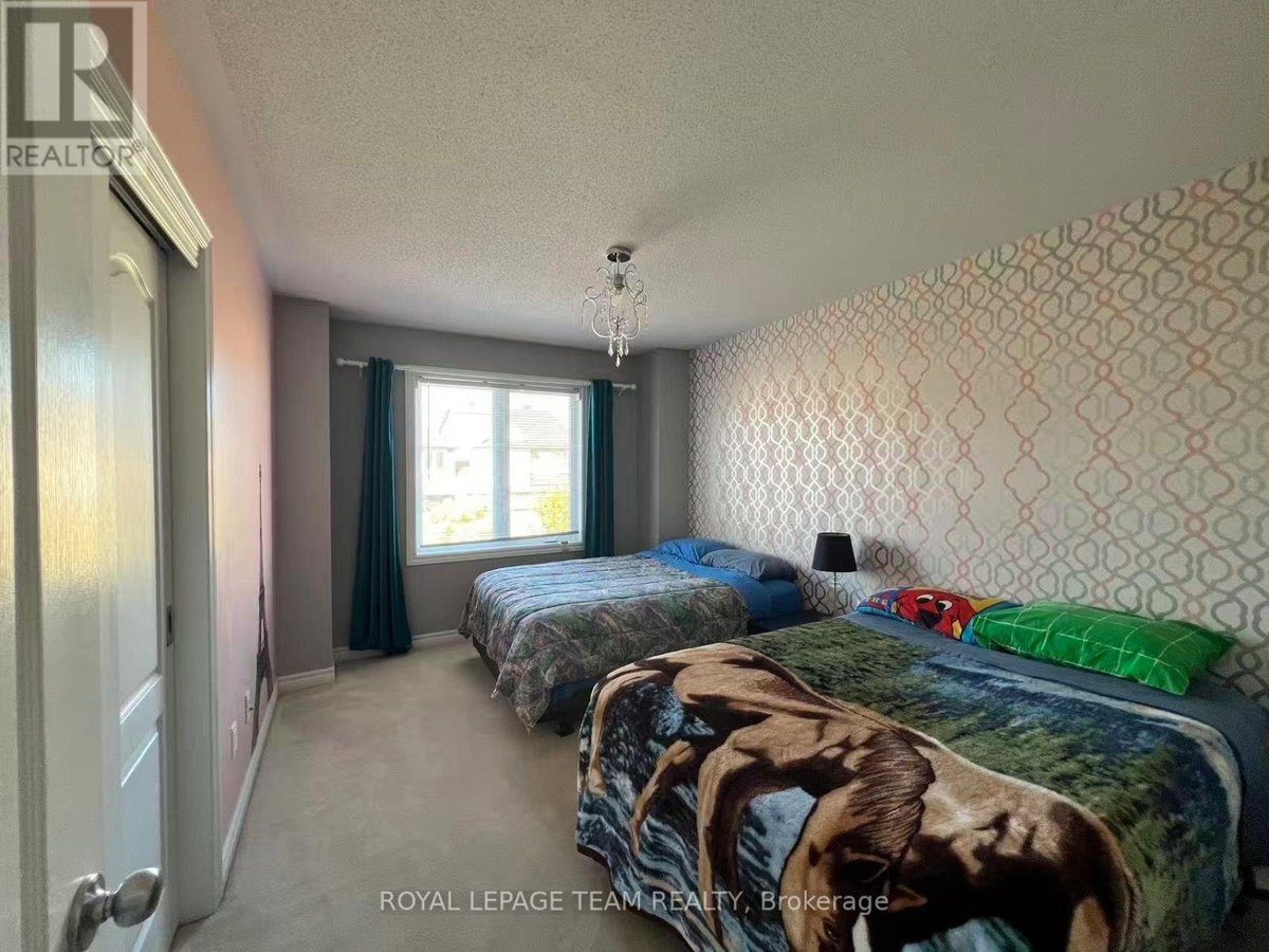 1097 NORTHGRAVES CRESCENT - Photo 19