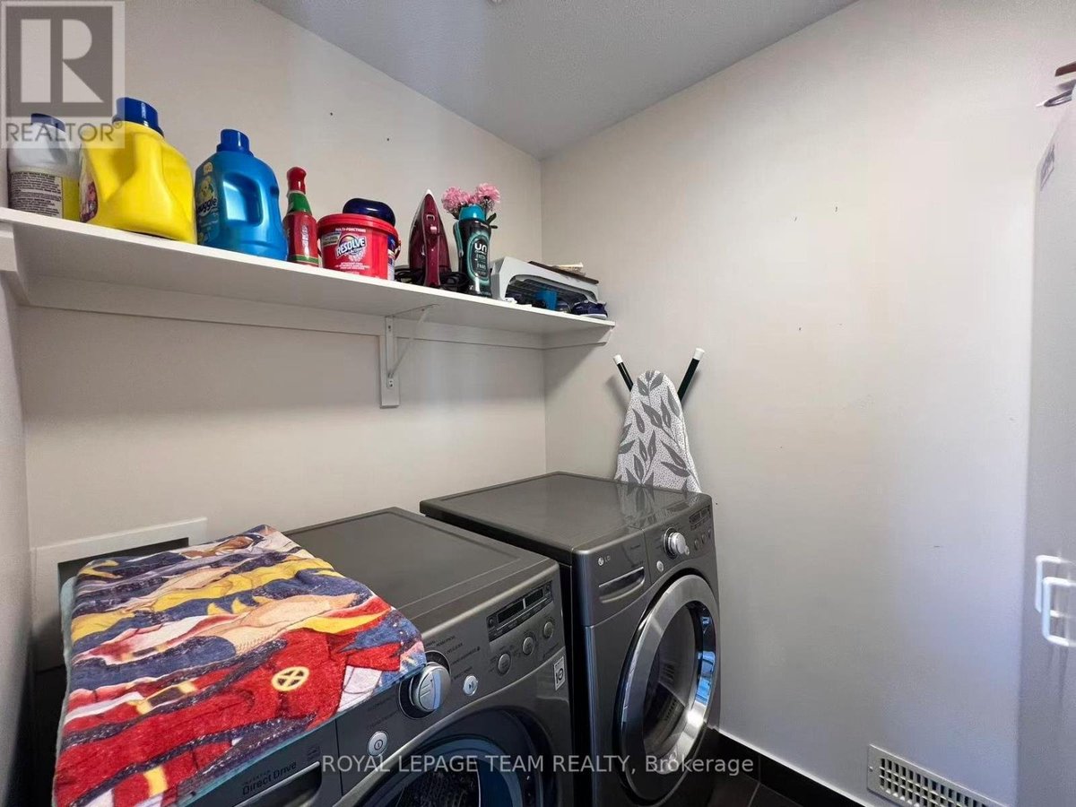 1097 NORTHGRAVES CRESCENT - Photo 22