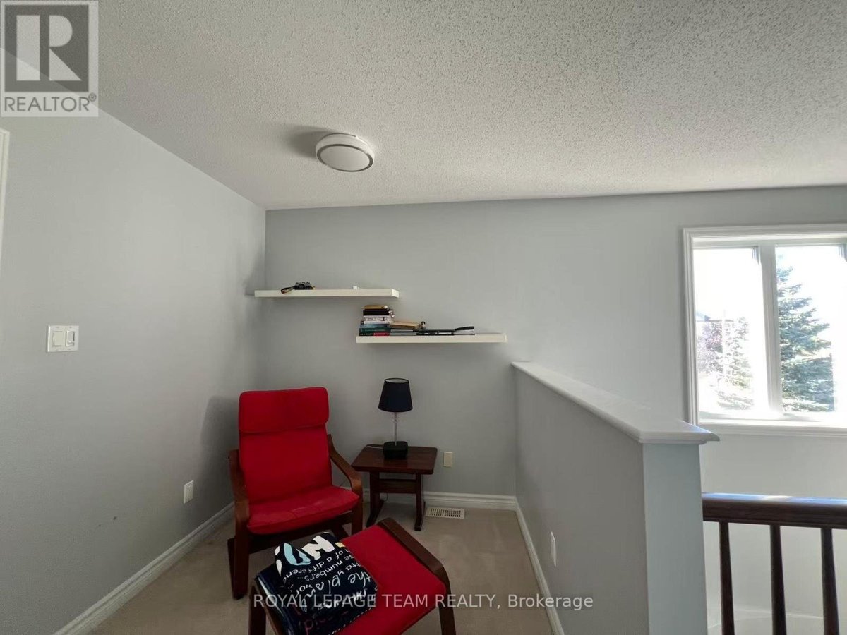 1097 NORTHGRAVES CRESCENT - Photo 23