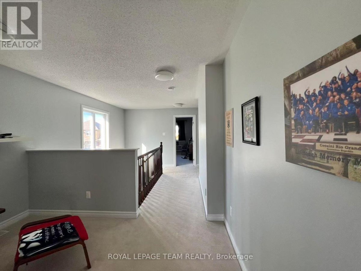 1097 NORTHGRAVES CRESCENT - Photo 28