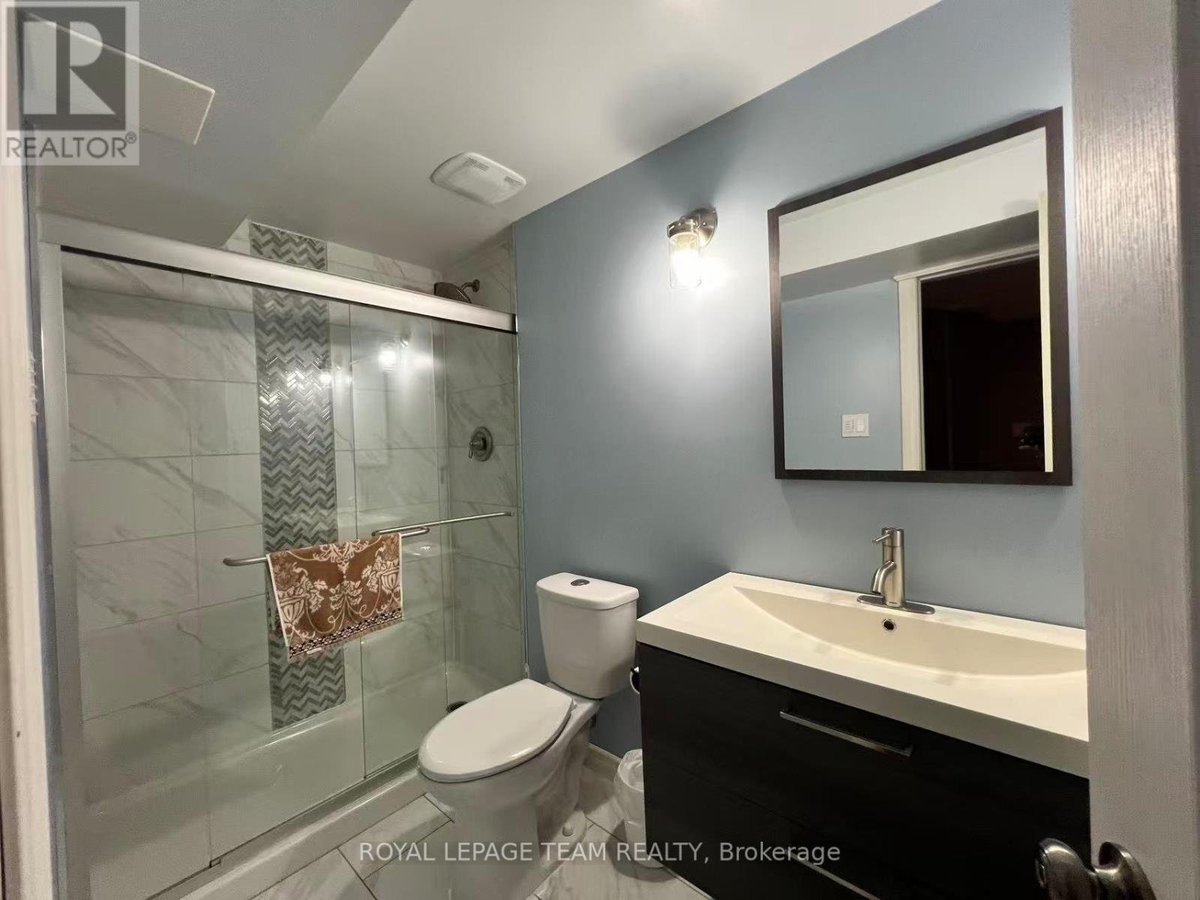1097 NORTHGRAVES CRESCENT - Photo 31