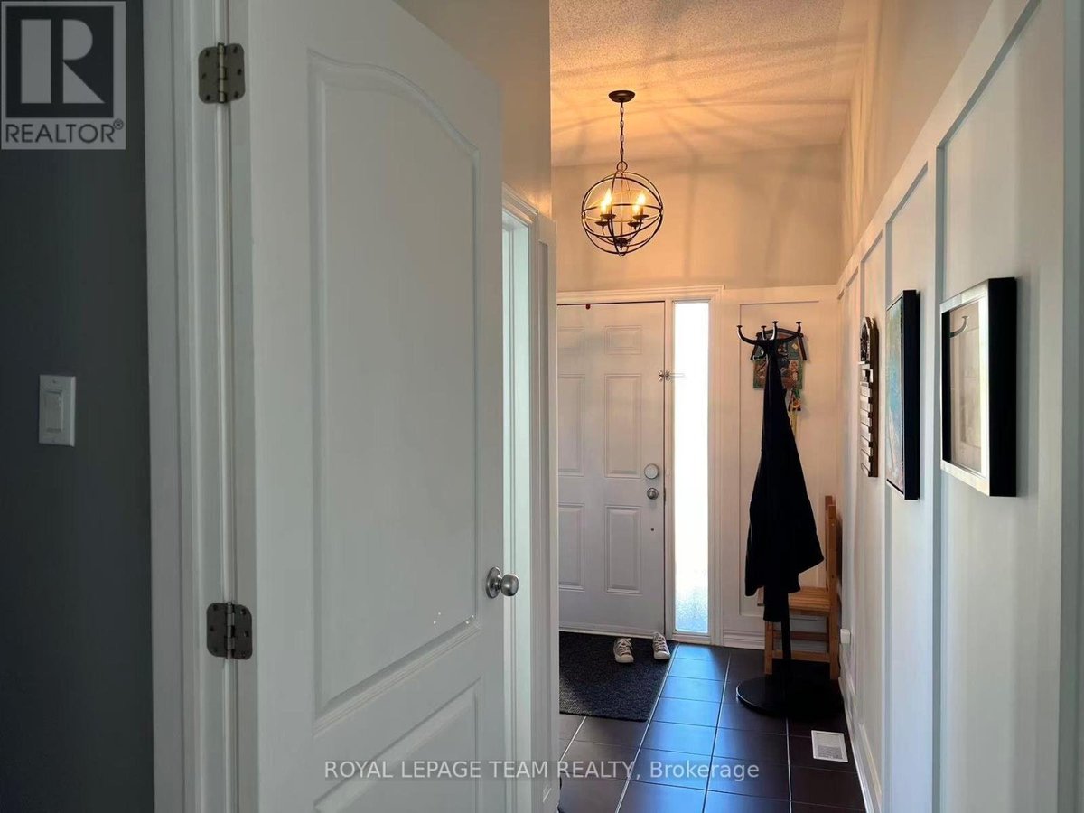 1097 NORTHGRAVES CRESCENT - Photo 33