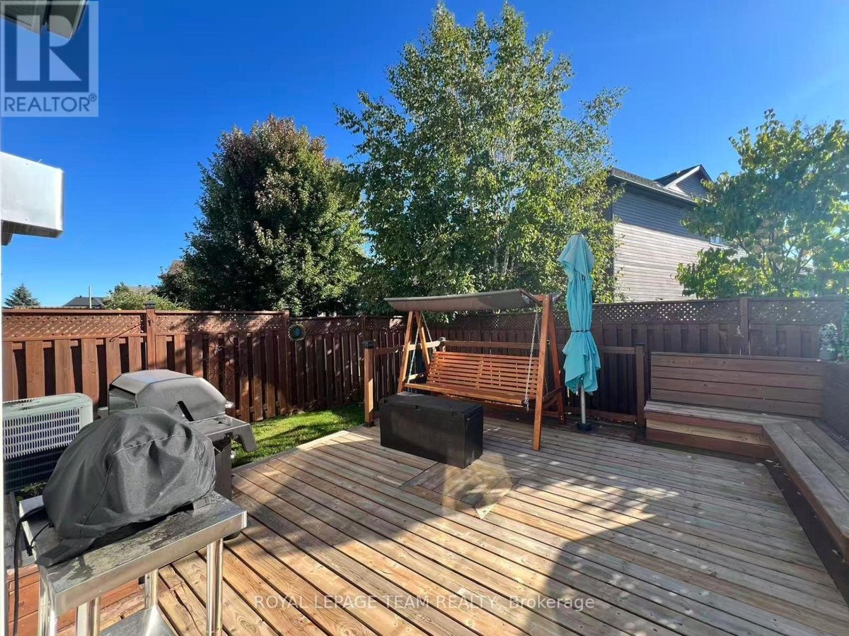 1097 NORTHGRAVES CRESCENT - Photo 34