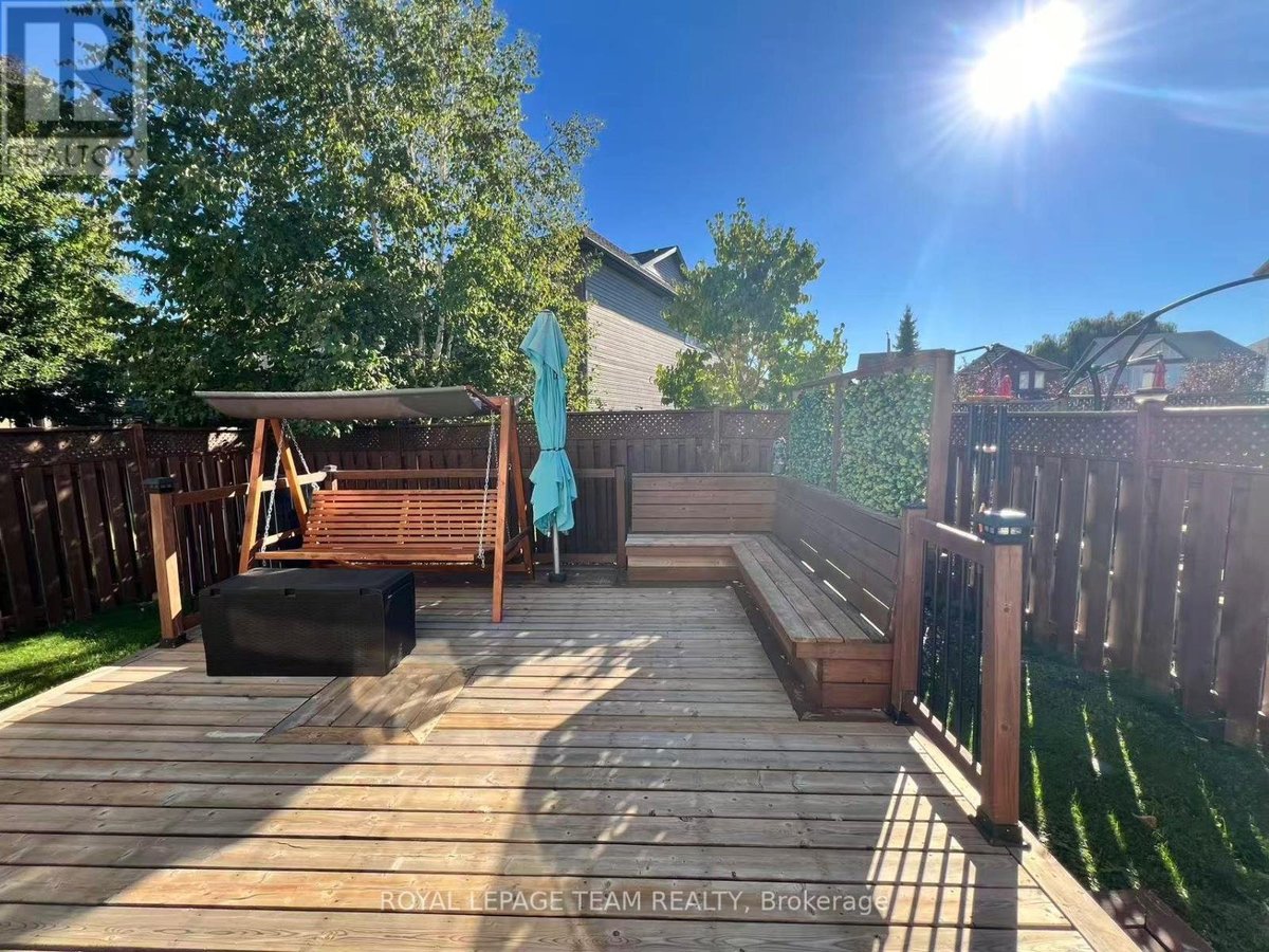 1097 NORTHGRAVES CRESCENT - Photo 35