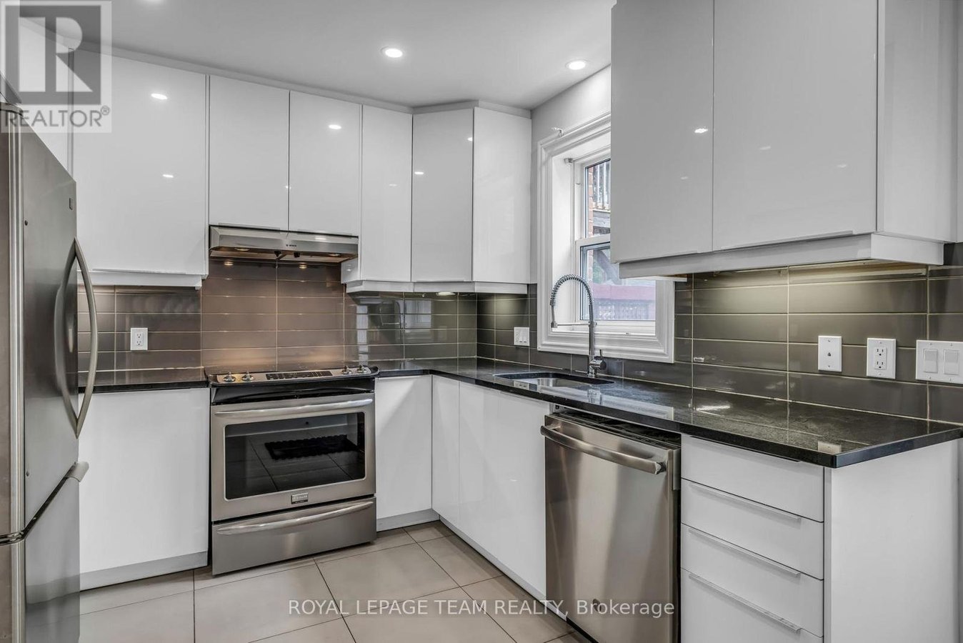90 FOURTH AVENUE - Photo 8