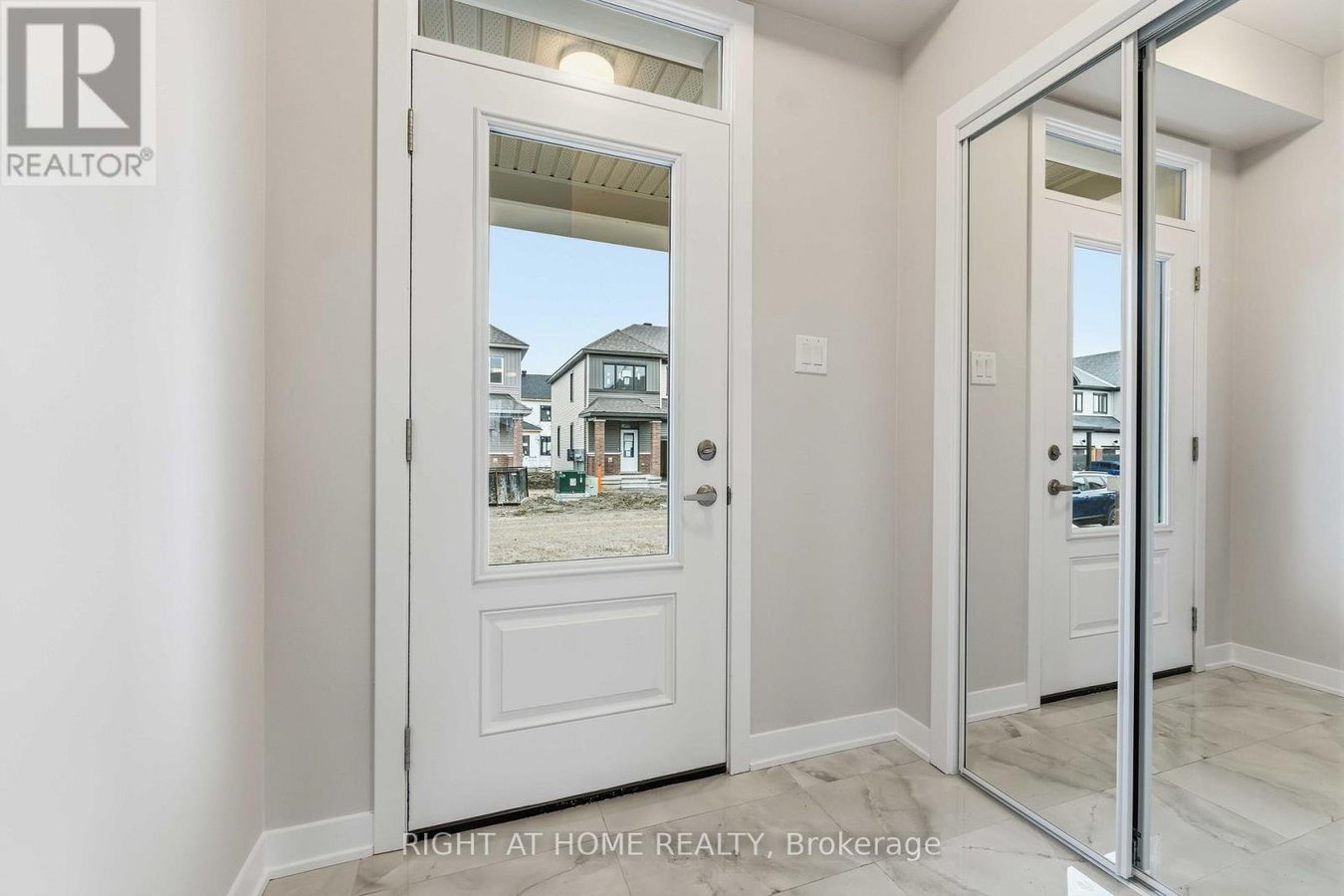 290 LES EMMERSON DRIVE - Photo 2