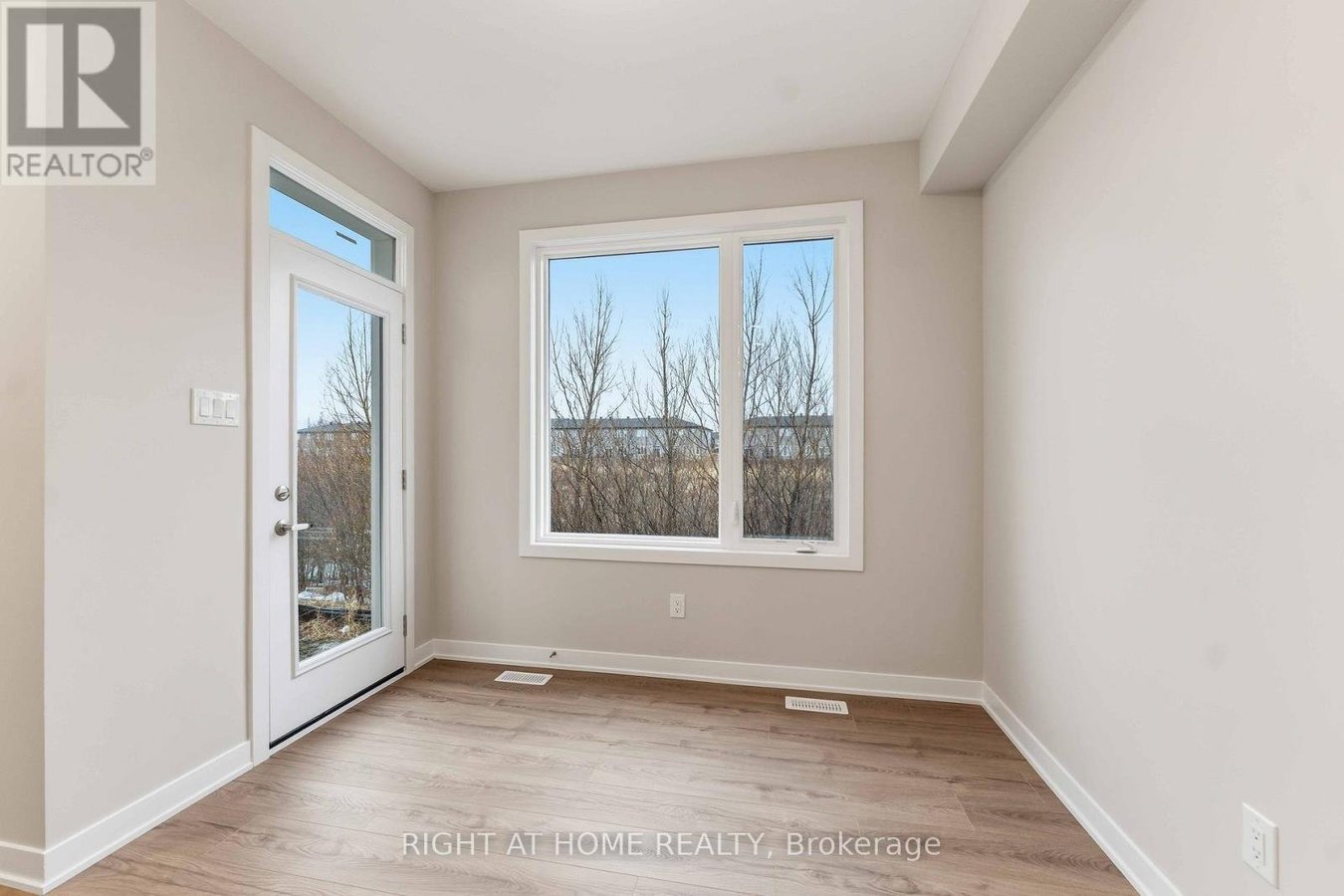 290 LES EMMERSON DRIVE - Photo 8