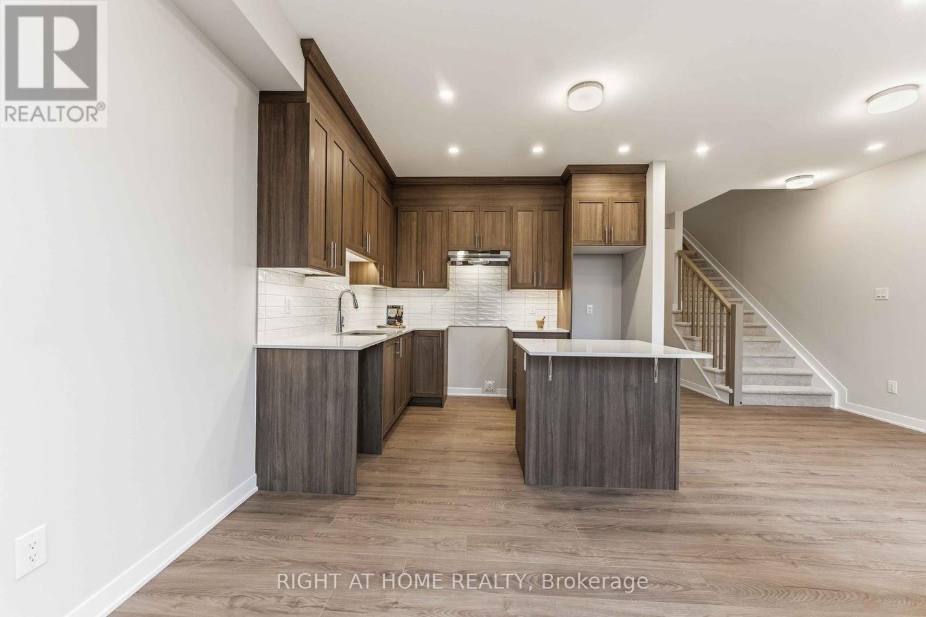 290 LES EMMERSON DRIVE - Photo 11