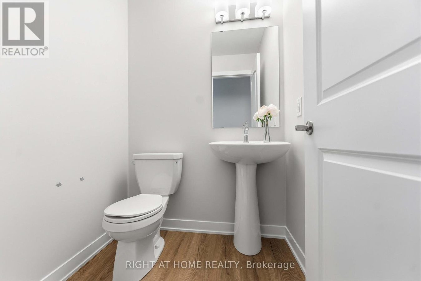290 LES EMMERSON DRIVE - Photo 12