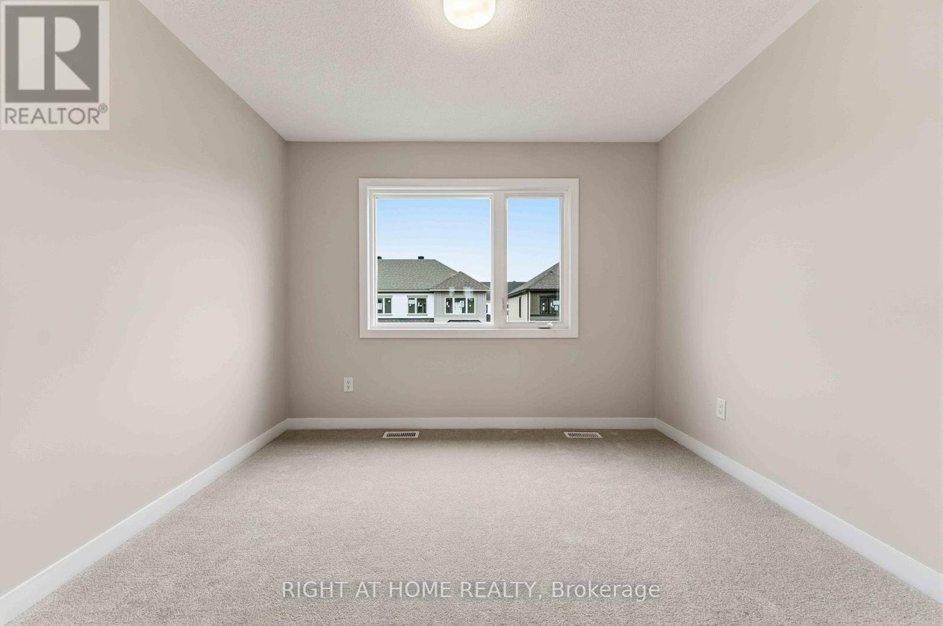 290 LES EMMERSON DRIVE - Photo 14