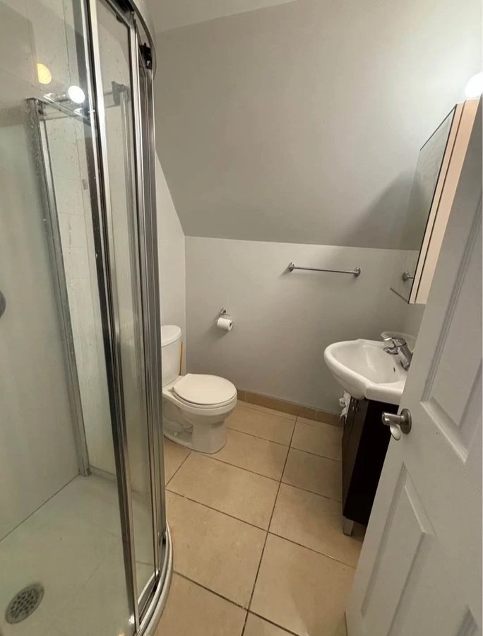 75 Avenue Blackburn - Photo 1