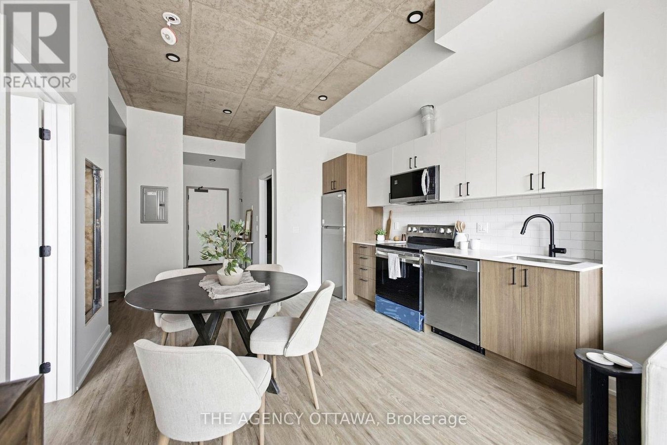 302 - 56 BAYSWATER AVENUE - Photo 2