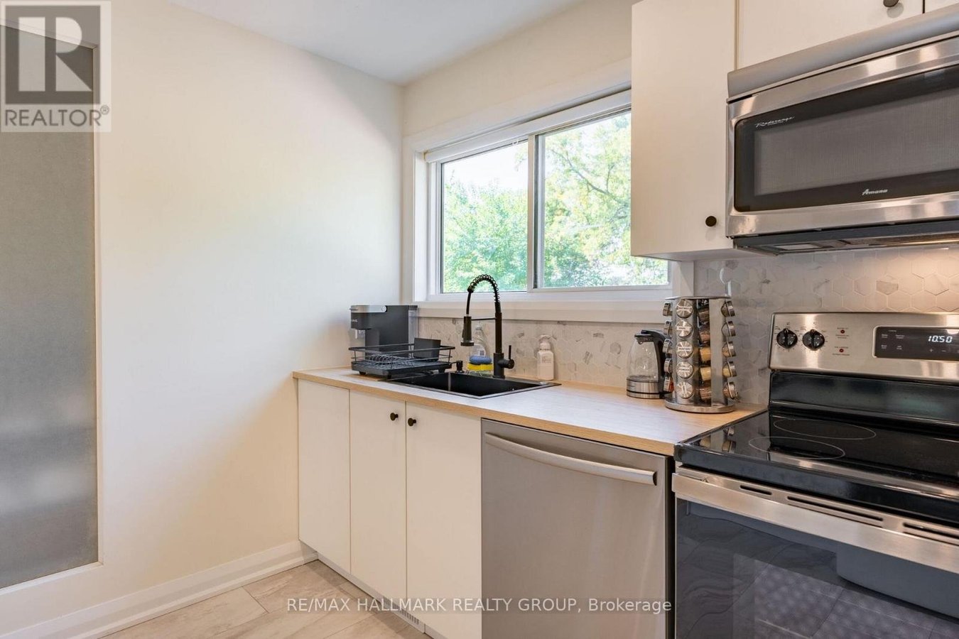 820 GRENON AVENUE - Photo 11