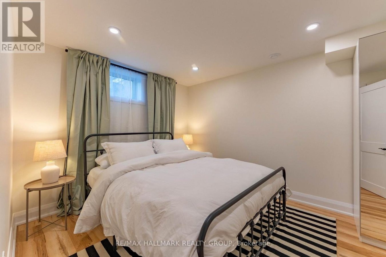 820 GRENON AVENUE - Photo 19
