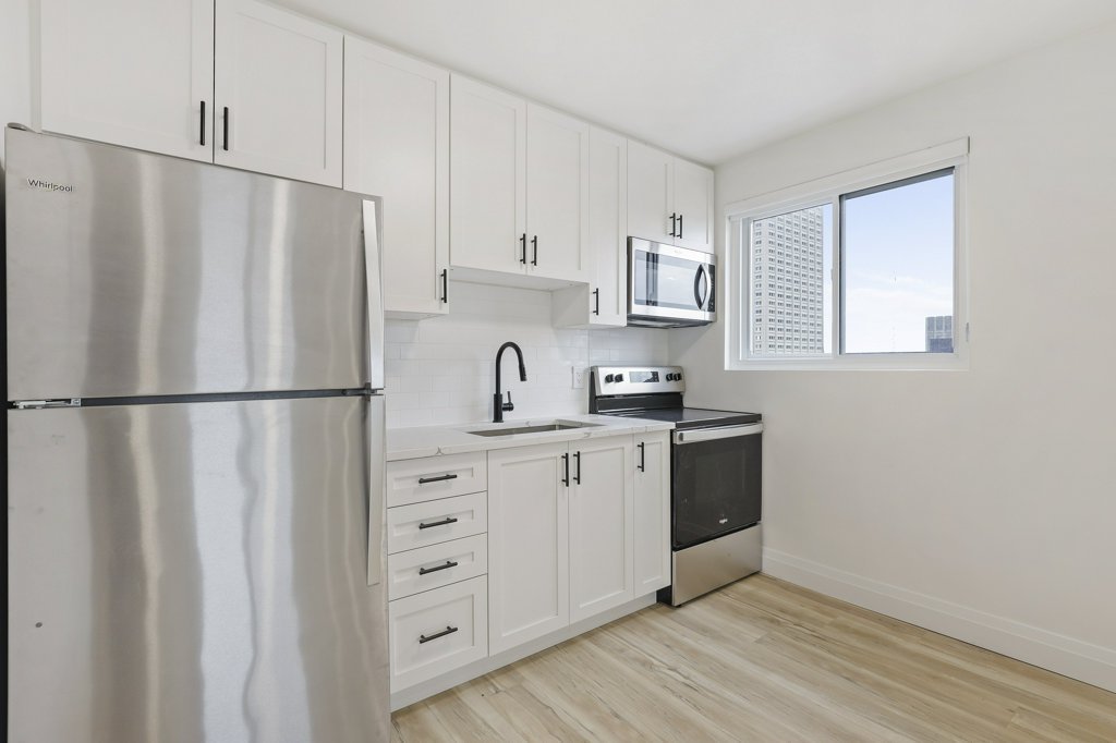 1 Hamilton Avenue North - Photo 5
