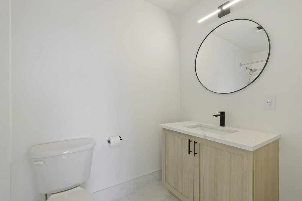 1 Hamilton Avenue North - Photo 7