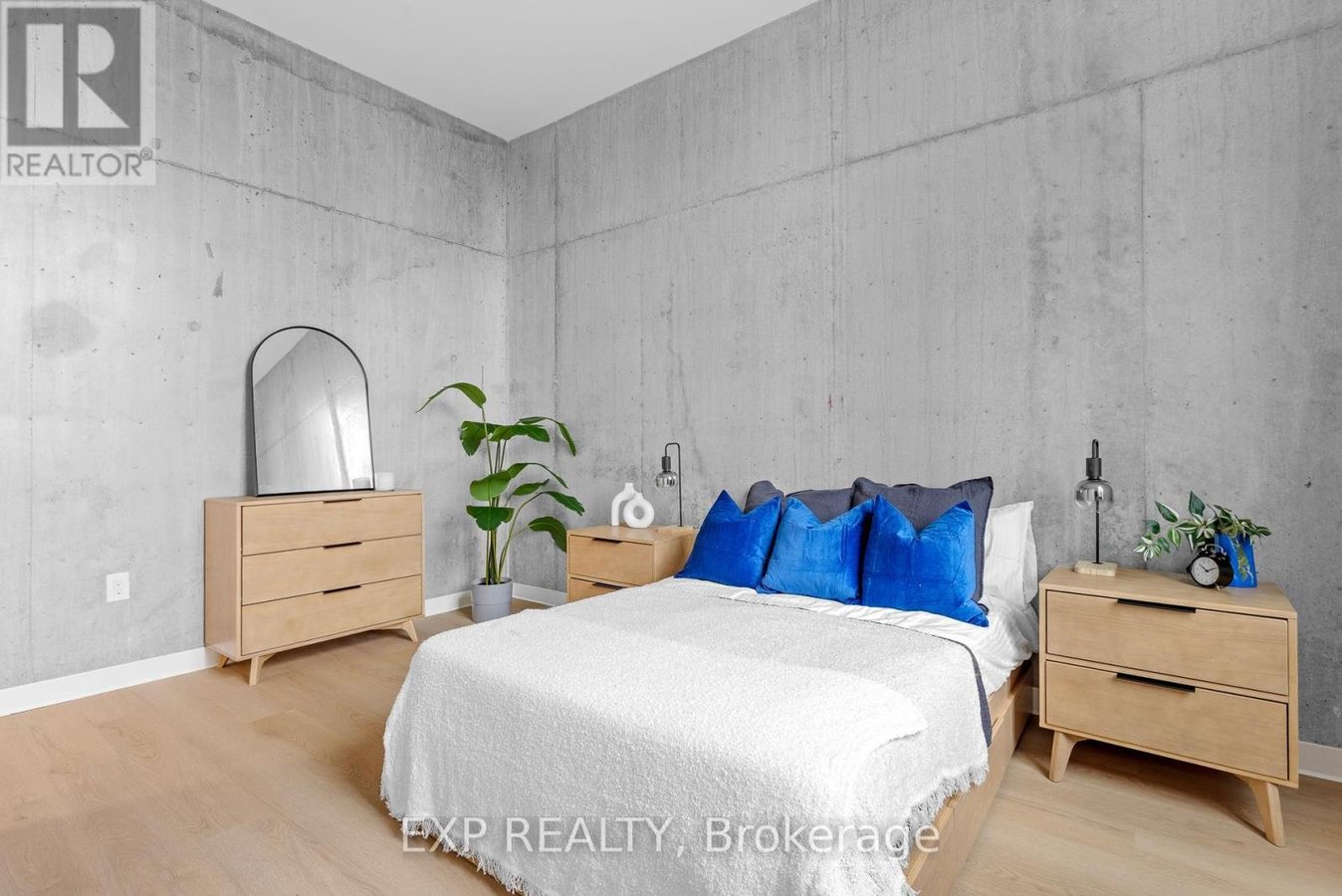 101 CHAMPAGNE AVENUE S - Photo 3