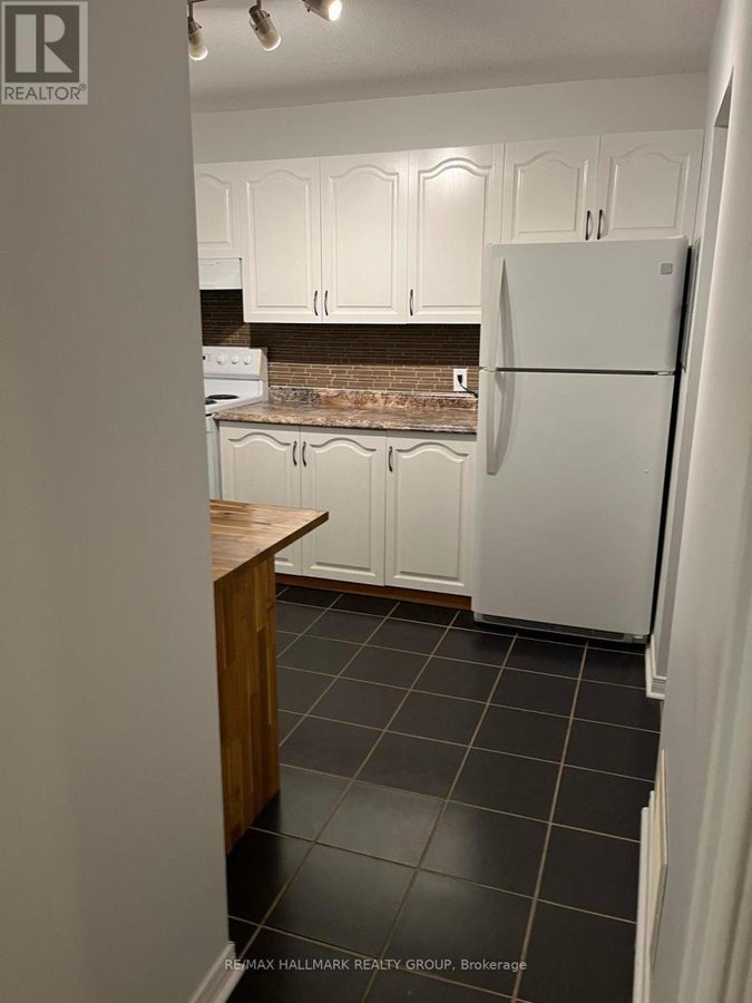 2 - 133 SPADINA AVENUE - Photo 4