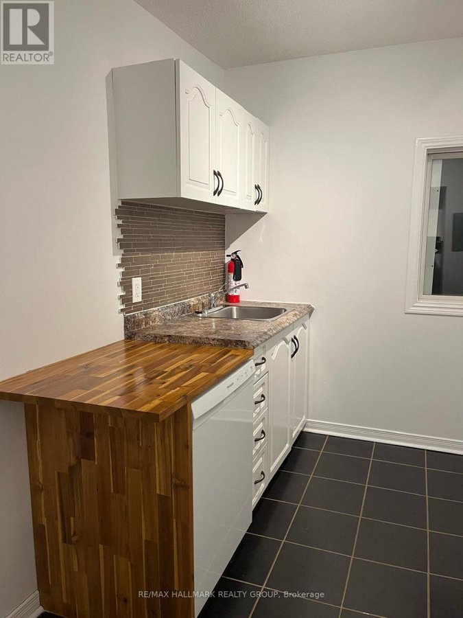 2 - 133 SPADINA AVENUE - Photo 5