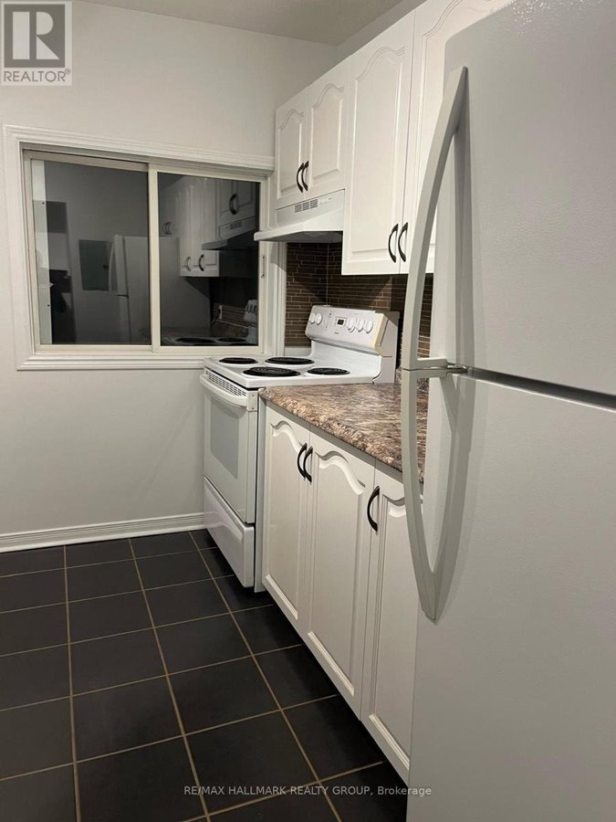 2 - 133 SPADINA AVENUE - Photo 6