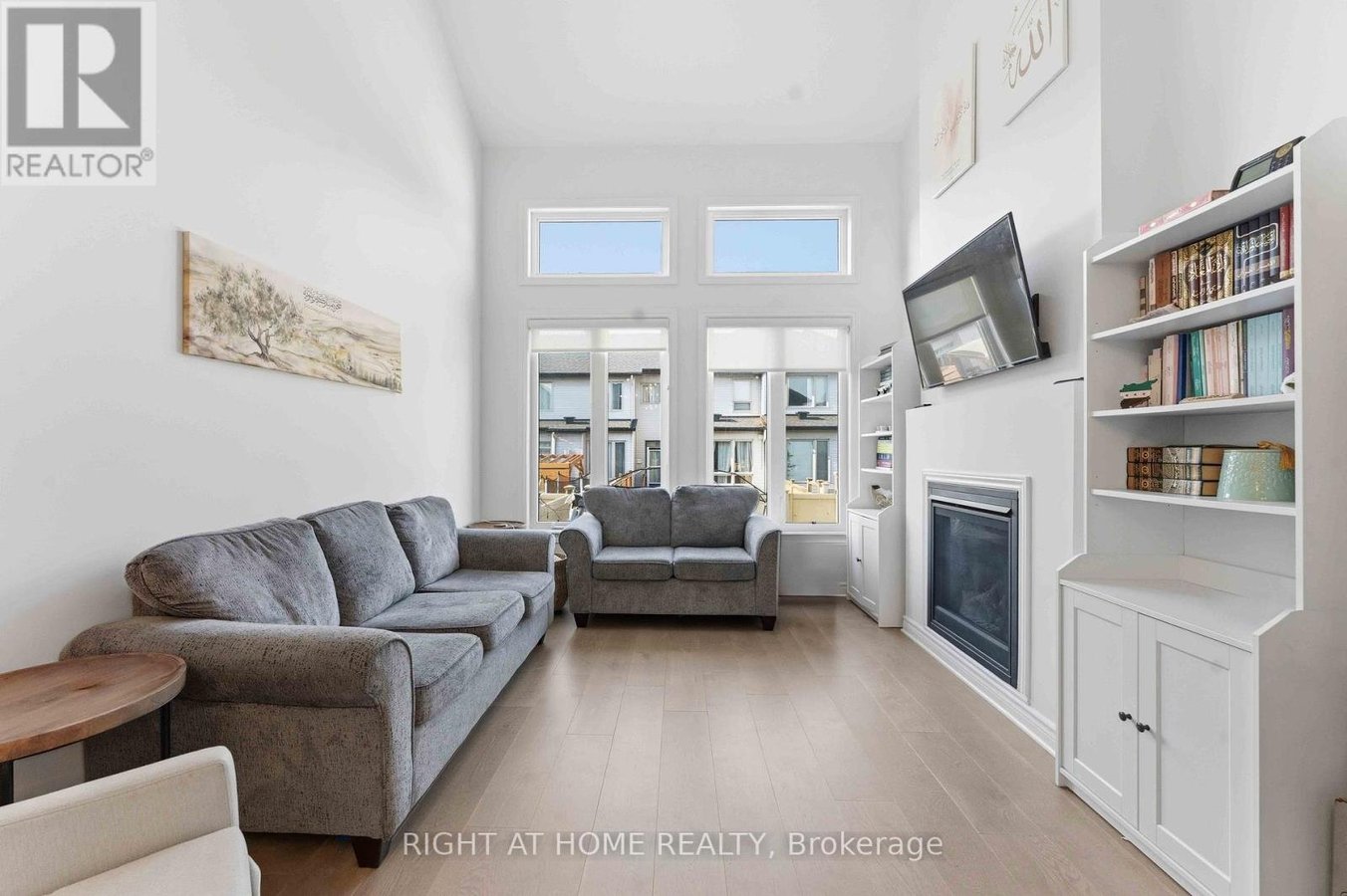 695 CAPRICORN CIRCLE - Photo 3