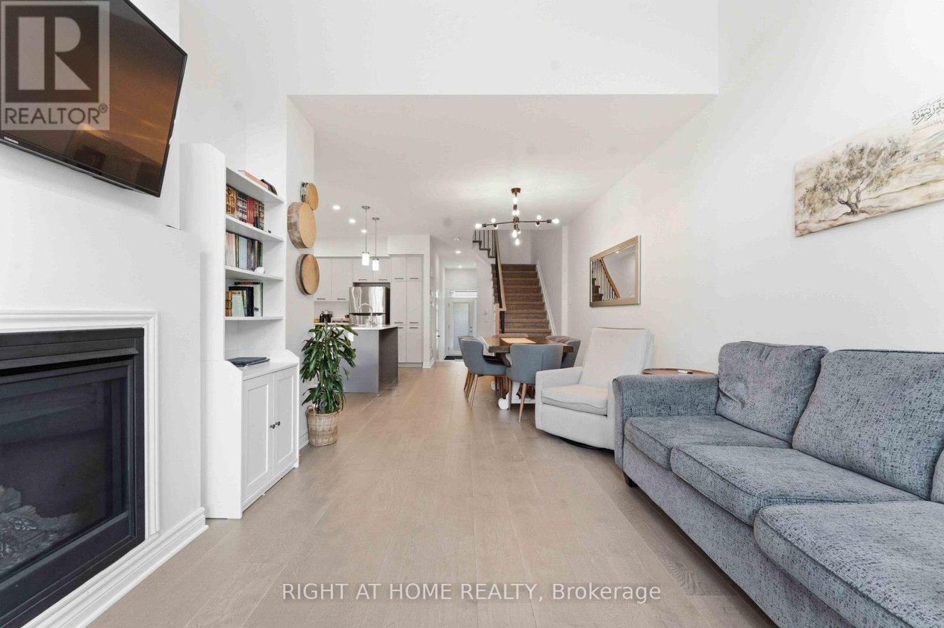 695 CAPRICORN CIRCLE - Photo 4