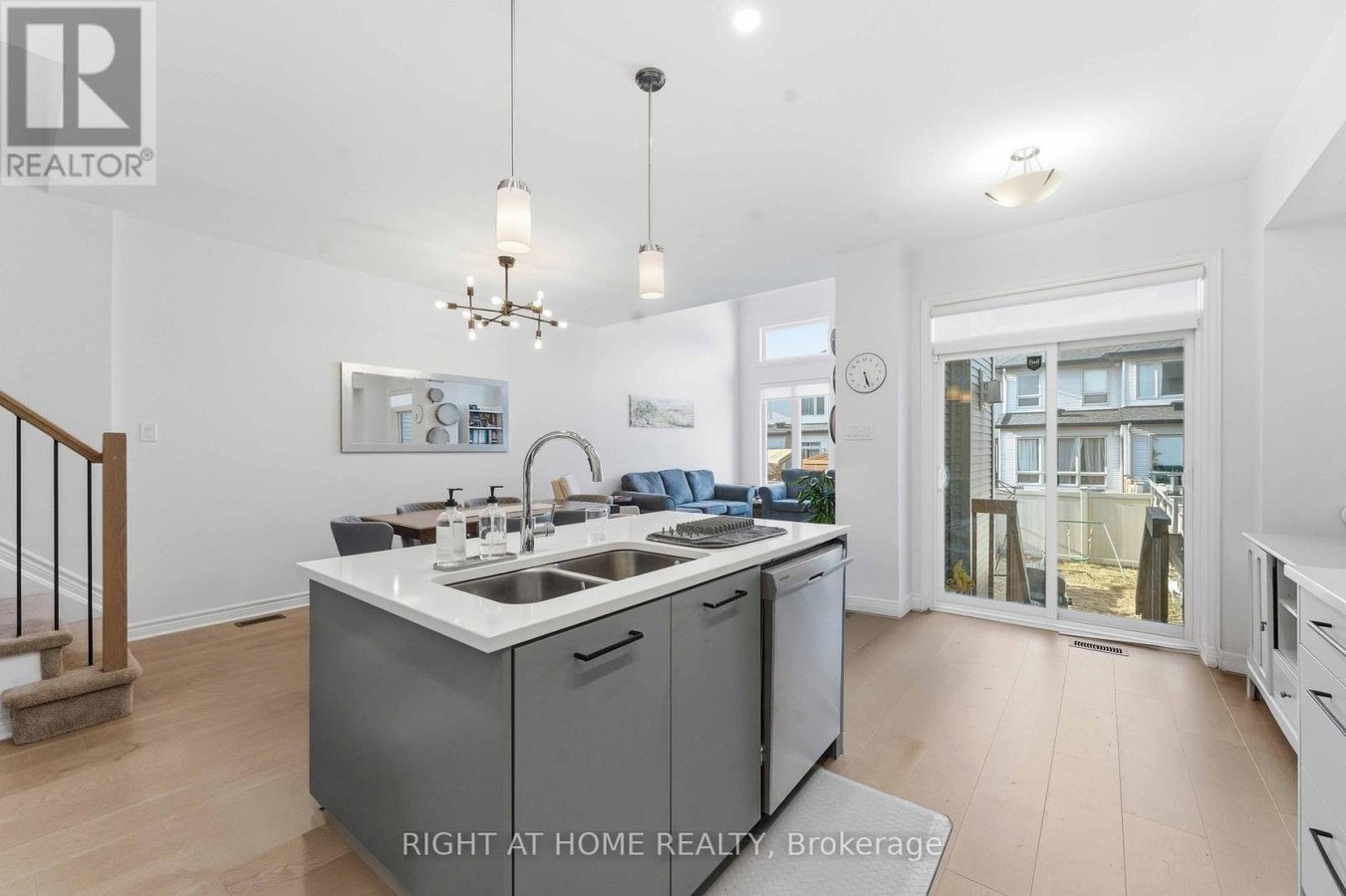 695 CAPRICORN CIRCLE - Photo 10