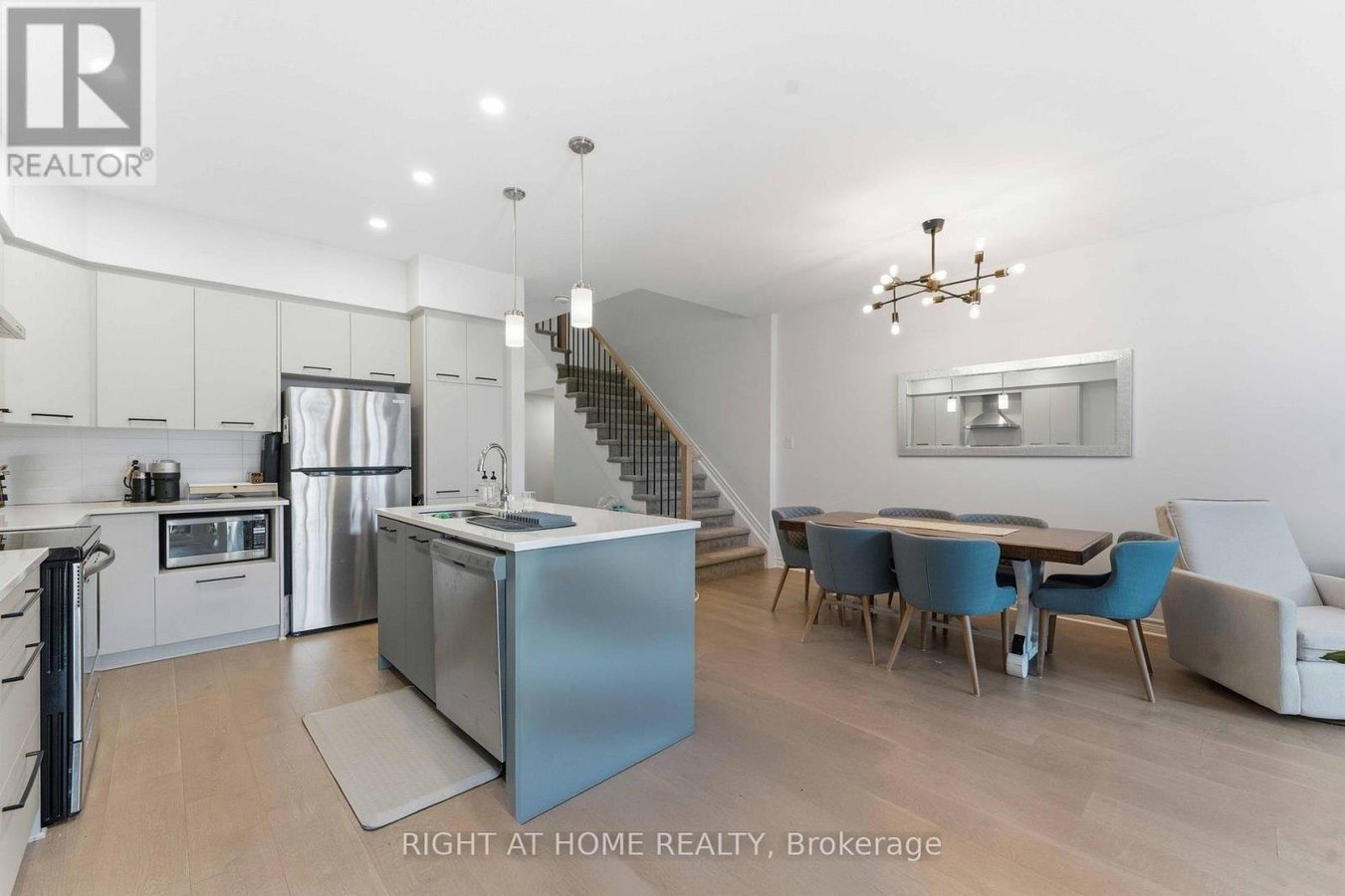 695 CAPRICORN CIRCLE - Photo 13