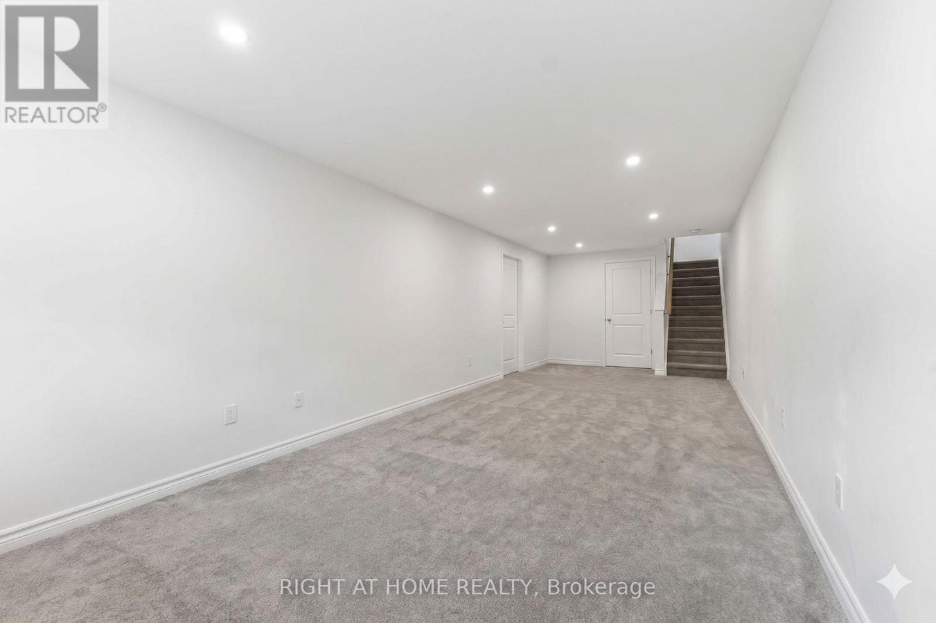 695 CAPRICORN CIRCLE - Photo 25