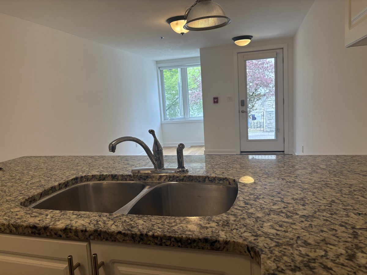 132 Daly Avenue - Photo 6