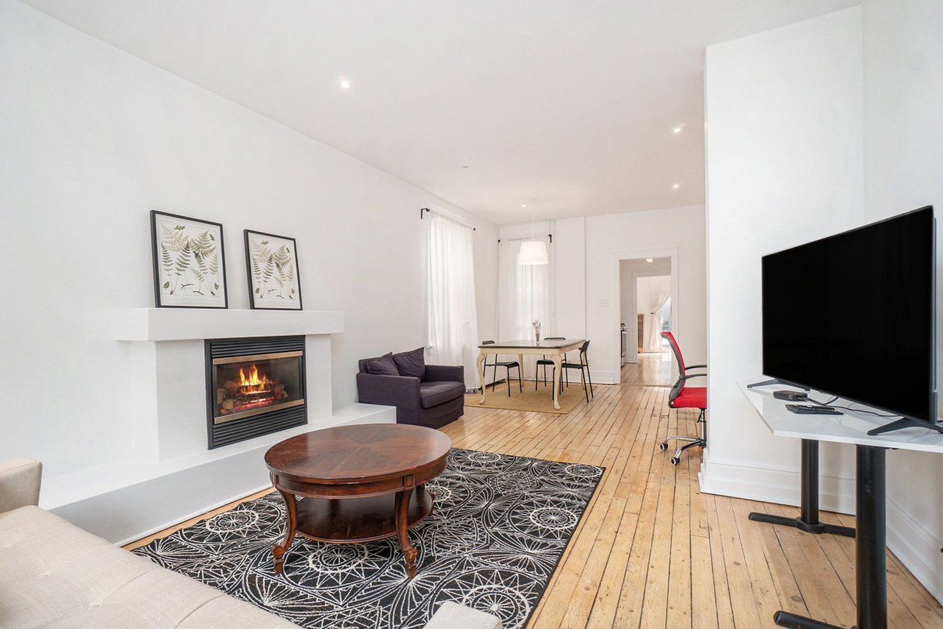 208 Clarence Street - Photo 1