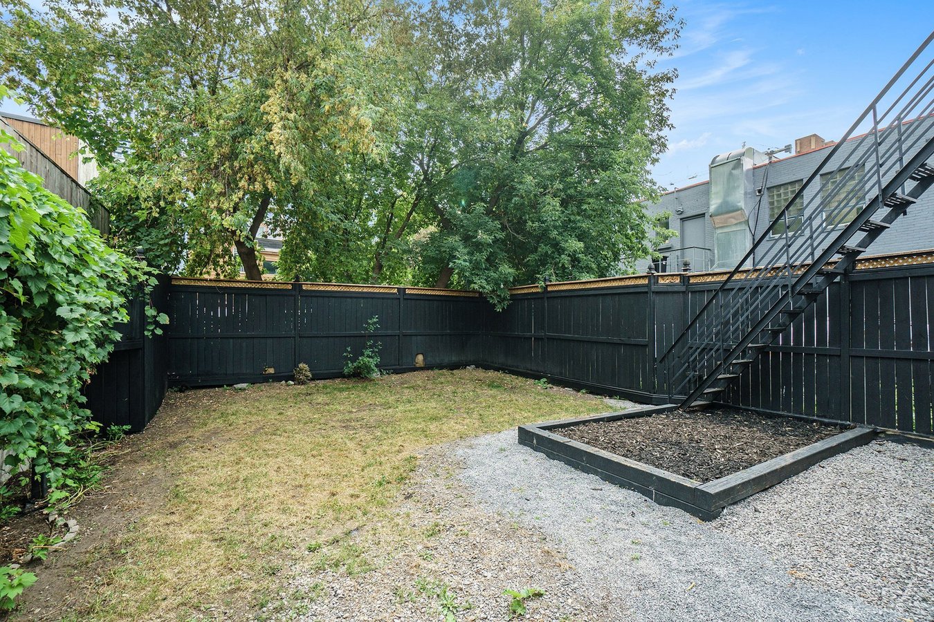 208 Clarence Street - Photo 16