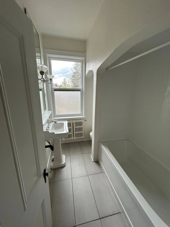 448 Riverdale Avenue - Photo 2