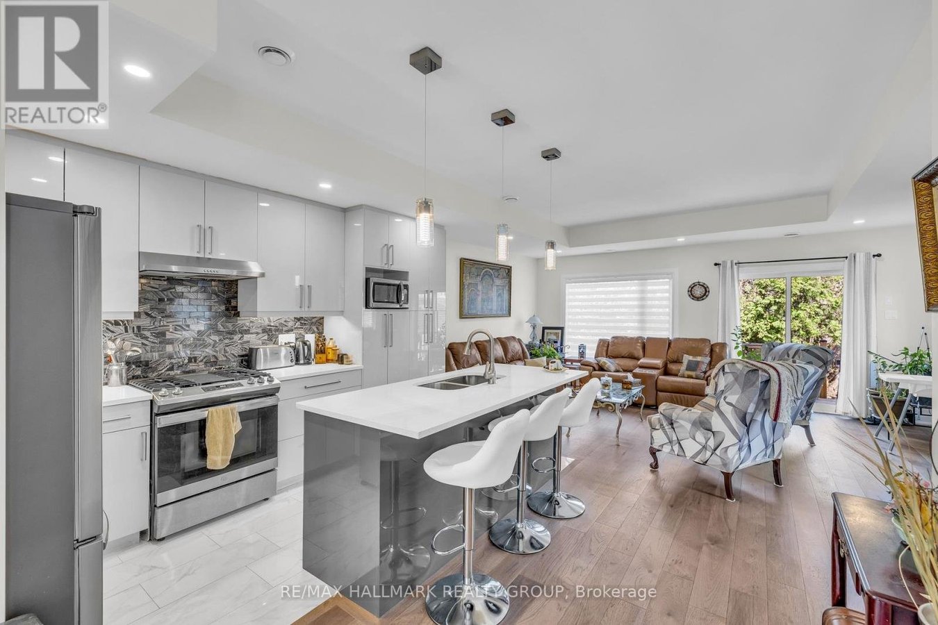 163 LONGPRE STREET - Photo 6